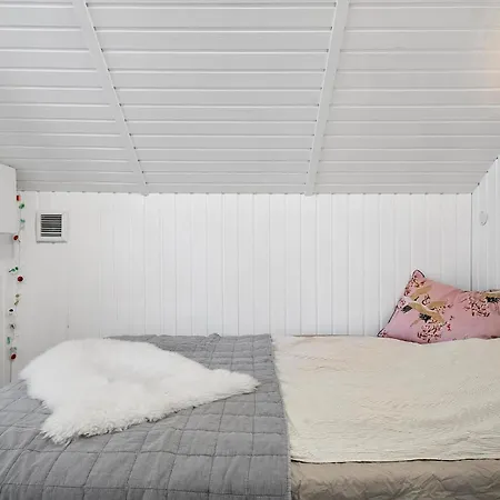 Feriehus 2 Bedroom Beautiful In *