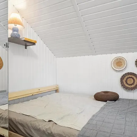 2 Bedroom Beautiful In * Børkop