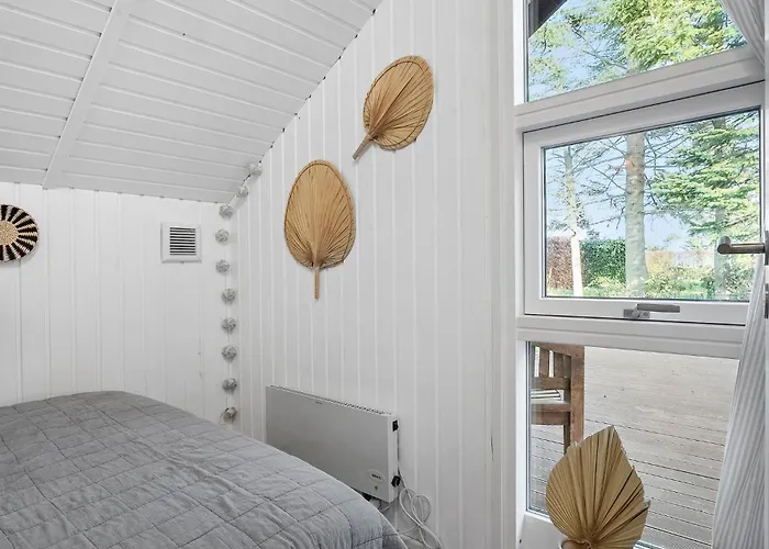 2 Bedroom Beautiful In * Børkop